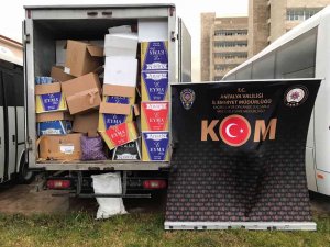 Antalya’da 1 Milyon 200 Bin Tl Değerinde Kaçak Tütün Operasyonu