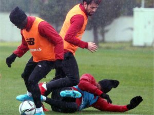Ft Antalyaspor, Sağanak Yağış Altında Çalıştı