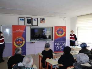 Türkeli’de “En İ̇yi Narkotik Polisi Anne” Eğitimi