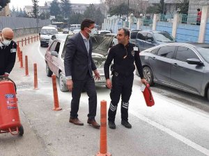 Bursa’da Otomobil Yangını Tüplü Müdahale Sonucu Büyümeden Söndürüldü