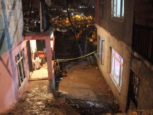 İ̇ki Aile Birbirine Girdi, Ortalık Savaş Alanına Döndü: 1 Ölü, 6 Yaralı