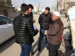 Kol Çantasını Çalan Hırsız Olay Yerine Geri Dönünce Yakalandı
