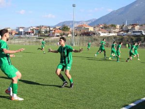 Denizlispor’un Gençleri Erteleme Maçlarında Menemen Engelini Rahat Geçti