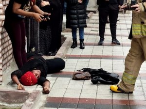 Sultangazi’de Evinin Yandığını Gören Yabancı Uyruklu Kadın Sinir Krizi Geçirdi