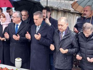 Tdp Genel Başkanı Sarıgül Eski Başbakanlardan Necmettin Erbakan’ı Kabri Başında Andı