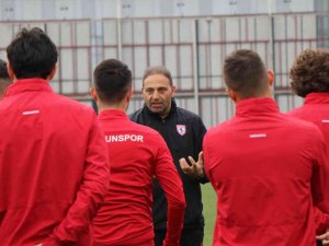 Fuat Çapa: "Ümraniyespor Maçı Ligin En Önemli Maçı Olacak"