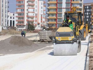 Karaköprü’de Üst Yapı Çalışmalarıyla Yollar Yenileniyor