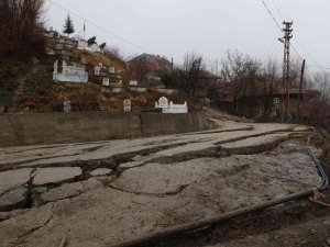 Heyelan Nedeniyle Zarar Gören 21 Mezarın Yeri Değiştirilecek
