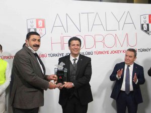 Döşemealtı Hipodrom Koşusunu ‘Kübra Hanım’ Kazandı