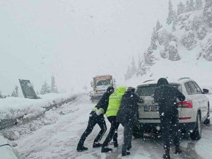 Antalya-konya Yolu Tır Geçişine Kapatıldı