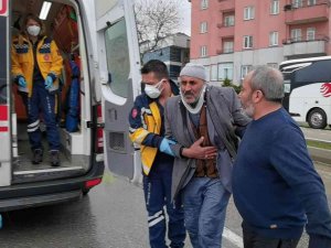 Kamyonet İle Otomobil Çarpıştı: 1 Yaralı