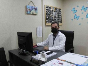 Karın Ağrısıyla Gitti, Karnından 4 Kilogramlık Kitle Çıktı