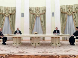 İ̇ran Cumhurbaşkanı Reisi, Rusya Devlet Başkanı Putin İle Telefonda Görüştü