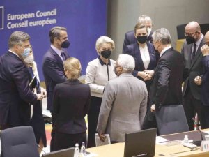Ab Liderleri Rusya’ya Ek Yaptırımları Kabul Etti
