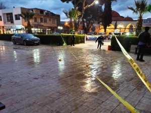 İ̇zmir’de Menemen Belediyesi’nde Bıçaklı Saldırı, O Anlar Güvenlik Kamerasına Anbean Yansıdı