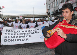 Rize'de Tulumlu Tepki !