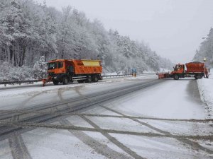 Bolu Dağı’nda Kar Yağışı Devam Ediyor