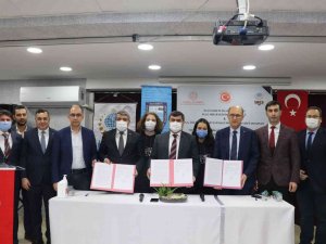 Sultanbeyli Kaymakamlığı’ndan Eğitime Destek Protokolü