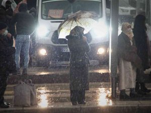 Elazığ’da Sağanak Yağış Etkili Oldu