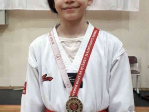 Osmangazili Taekwondocu Zirveye Oturdu