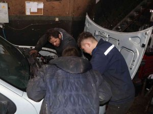 Geleceğin Ustaları Hem Okuyor Hem De Çalışarak Aile Bütçelerine Katkı Sağlıyor