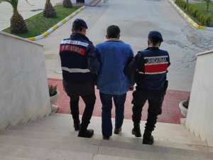 Çocuğa Karşı Eziyet Suçundan Aranıyordu Yakalandı