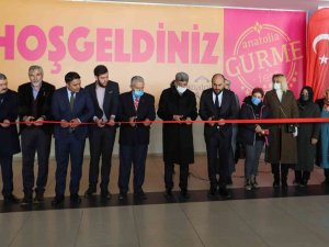 Van Büyükşehir Belediyesinin Standına Yoğun İlgi