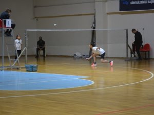 Ayvalık’ta Küçükler Badmington Heyecanı