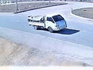 Odunları Gösterip 2 Yaşlı Kadının Kefen Parasını Çaldılar