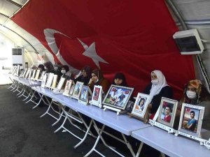 Evlat Nöbetindeki Acılı Anne, Kızını Hdp’den İstiyor