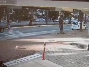 Yaya Geçidinden Geçmek İsteyen Küçük Kızın Ölümden Döndüğü Anlar Kamerada