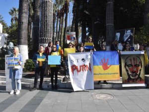 Ukraynalılar Bodrum’da “Savaşa Hayır” Eylemi Yaptı