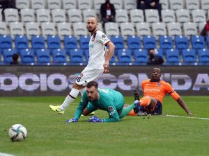 Spor Toto Süper Lig: Medipol Başakşehir: 0 - Karagümrük: 0 (Maç Devam Ediyor)