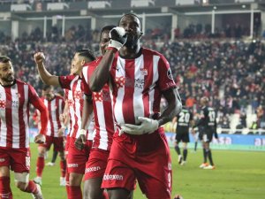 Yatabare Gol Sayısını 8’e Yükseltti