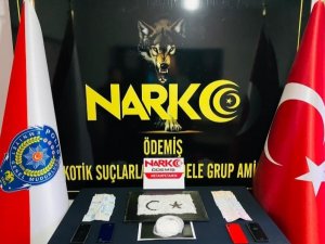 İ̇zmir’de Uyuşturucuyla Yakalanan Şüpheliler Tutuklandı