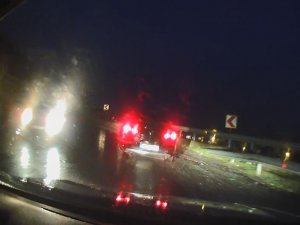 Keskin Viraja Ters Yönden Giren Araç Korku Dolu Anlar Yaşattı