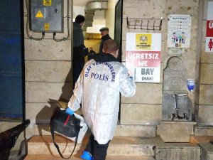 27 Yaşındaki Genç Umumi Tuvalette Ölü Bulundu