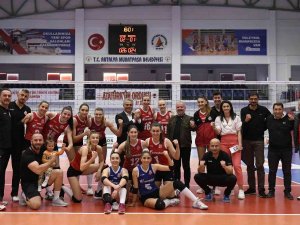 Muratpaşa, Sultanlar Ligi’ne Göz Kırpıyor
