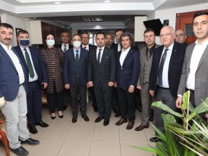 Ak Parti İ̇zmir İ̇l Başkanı Sürekli’den Göreve Gelen Oda Başkanlarına Ziyaret