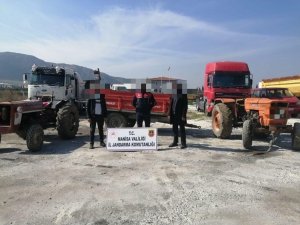 Çalınan Traktörler Jandarma Ekipleri Tarafından Bulundu