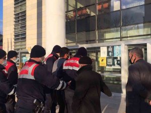 Elazığ’da 21 Suçtan 10 Yıl Kesinleşmiş Hapis Cezası Bulunan Firari Yakalandı