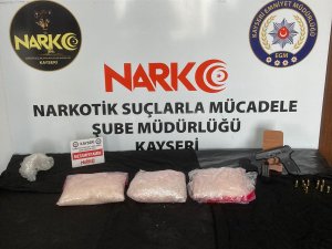 ’Dur’ İhtarına Uymayan Araçtan 4 Kilo Uyuşturucu Çıktı
