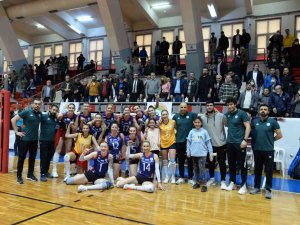 Kadınlar Voleybol 1. Ligi: Çukurova Belediyesi Sk: 3 - Büyükçekmece Voleybol Akademi: 0