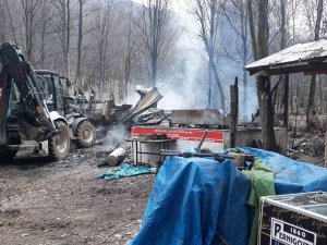 Yalova Kent Ormanı’ndaki Ahşap İşletme Yanarak Kül Oldu