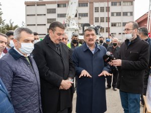 Başkan Gürkan Kent Meydanındaki Çalışmaları İnceledi