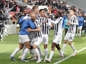 Altay, Yeni Stadında İlk Galibiyeti Aldı
