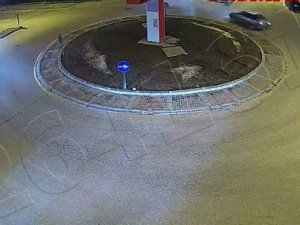Otomobilin Plakalarını Sökerek Dakikalarca Kavşakta Drift Yaptı