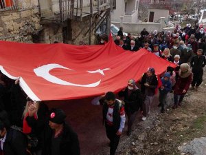 Köylüler 102 Yıl Önceki "Kurtuluşa Yürüyüşü"nü Canlandırdı