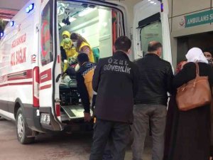 Kitaplıktaki Tabanca Düşünce Karnından Yaralandı