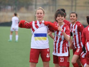 Sivassporlu Futbolcudan Ukrayna’ya Destek!